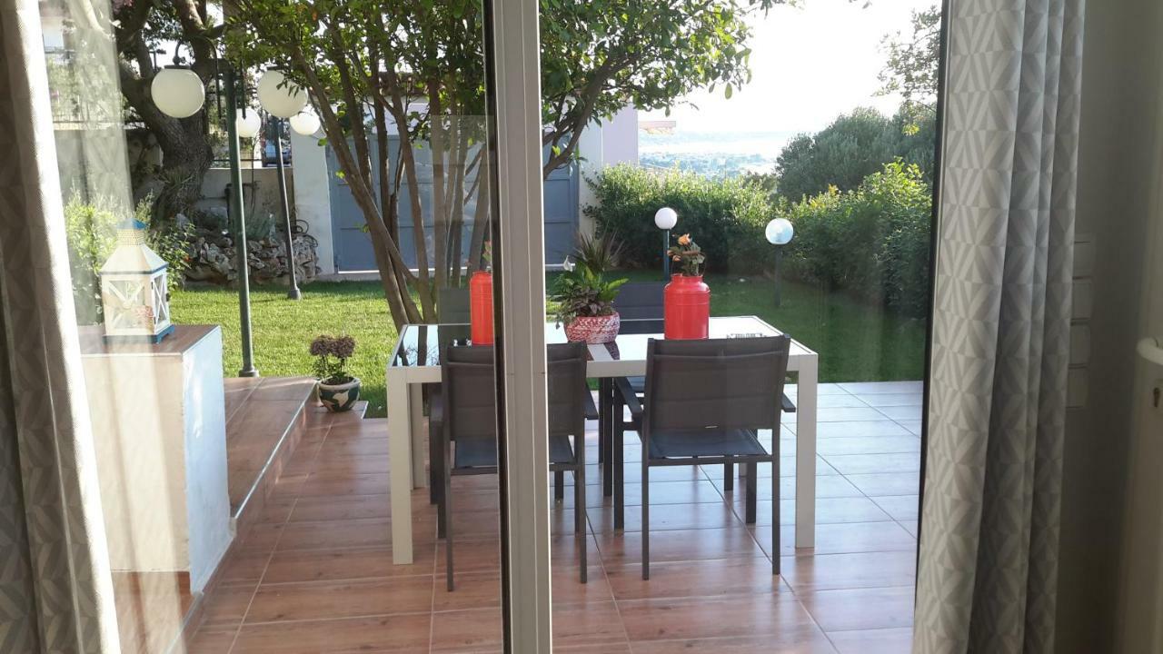 Апартаменты Harris Elegant House Superb View Near Airport Луца Экстерьер фото
